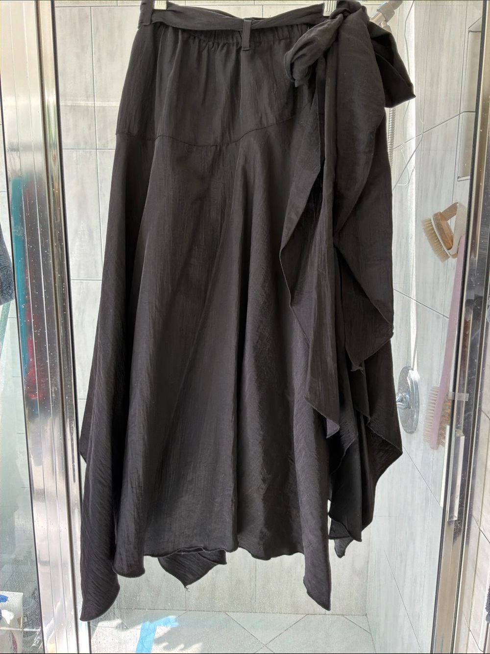 Surrealist Black handkerchief hem skirt with side bow tie - Picture 4 of 5